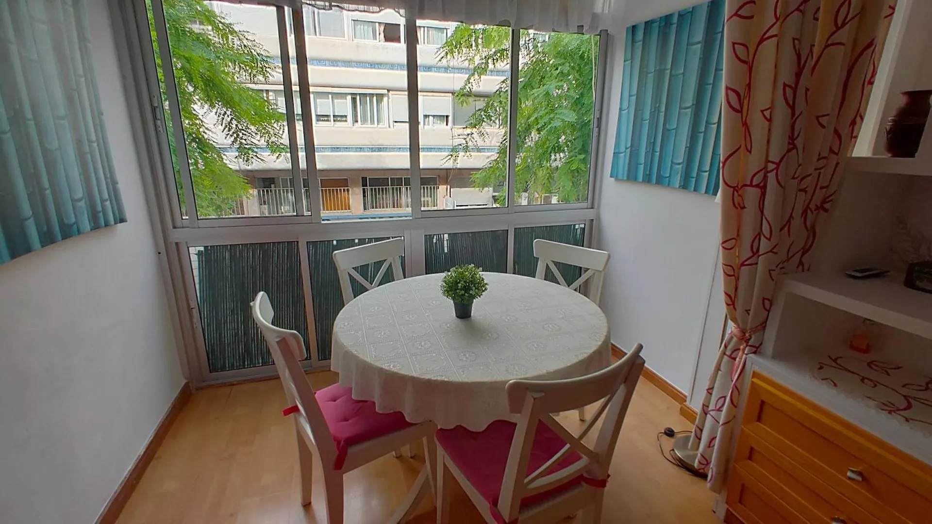 Piso 3 Dormitorios Centro De Torremolinos 11349 Apartment